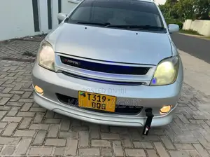 Toyota IST 2002