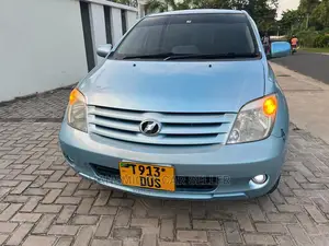Toyota IST 2005 Blue