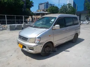 Toyota Noah 2001 2.0 AWD (8 Seater) Silver