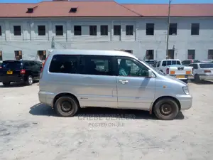 Toyota Noah 2001 2.0 AWD (8 Seater) Silver