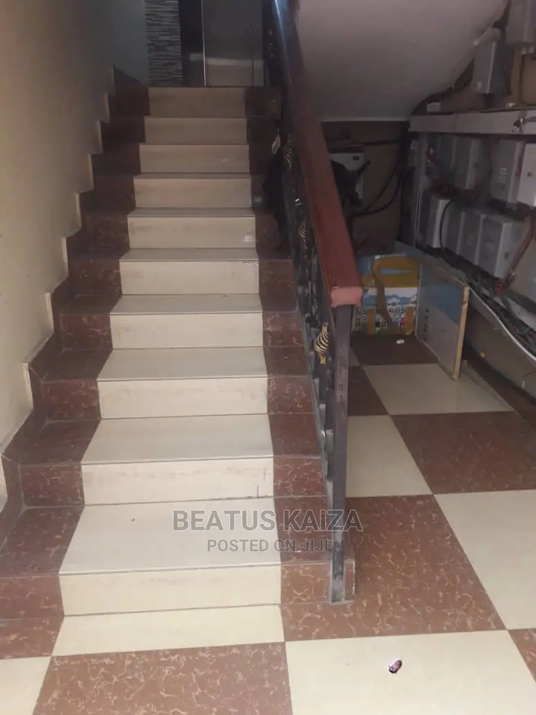 3bdrm Block of Flats in Lumumba Kariakoo for rent