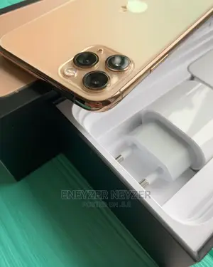 New Apple iPhone 11 Pro Max 64 GB Gold