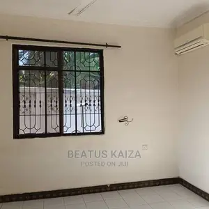 3bdrm Block of Flats in Kariakoo Livingstone for rent