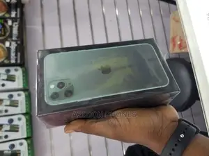New Apple iPhone 11 Pro Max 256 GB Green