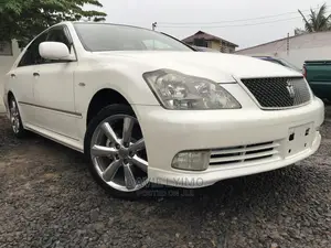 Toyota Crown 2004 White