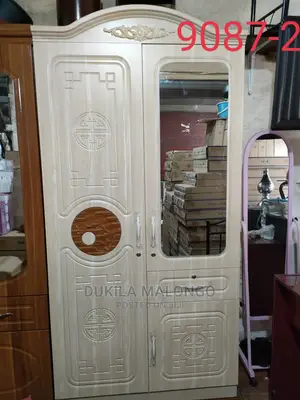 Kabati La Nguo