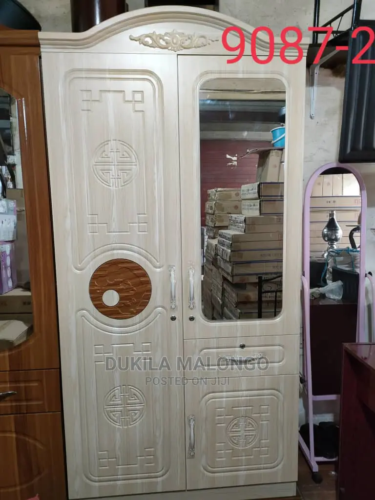 Kabati La Nguo