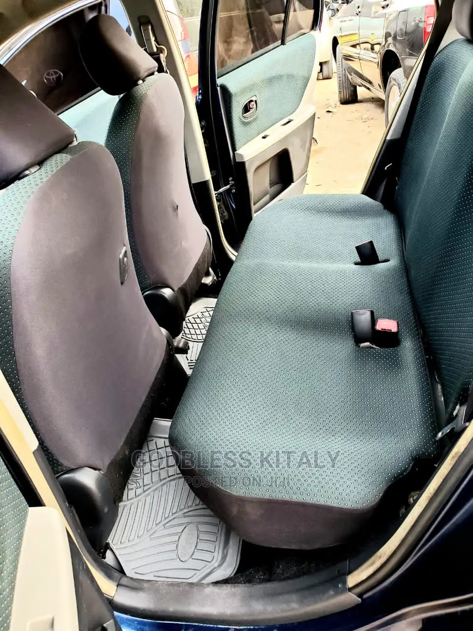 Toyota Vitz 2007 Blue