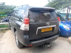 Toyota Land Cruiser Prado 2012 2.7 i Black