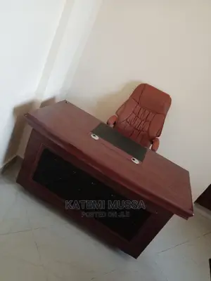 Meza Ya Ofis