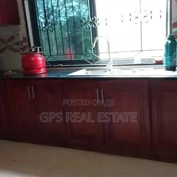 Three Bedroom House In Ununio For Sale