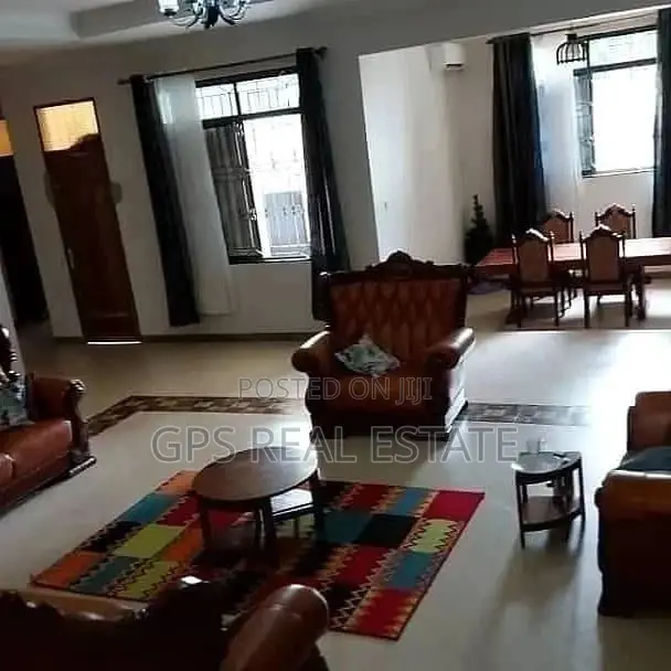 Three Bedroom House In Ununio For Sale