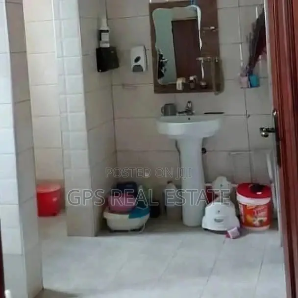 Three Bedroom House In Ununio For Sale