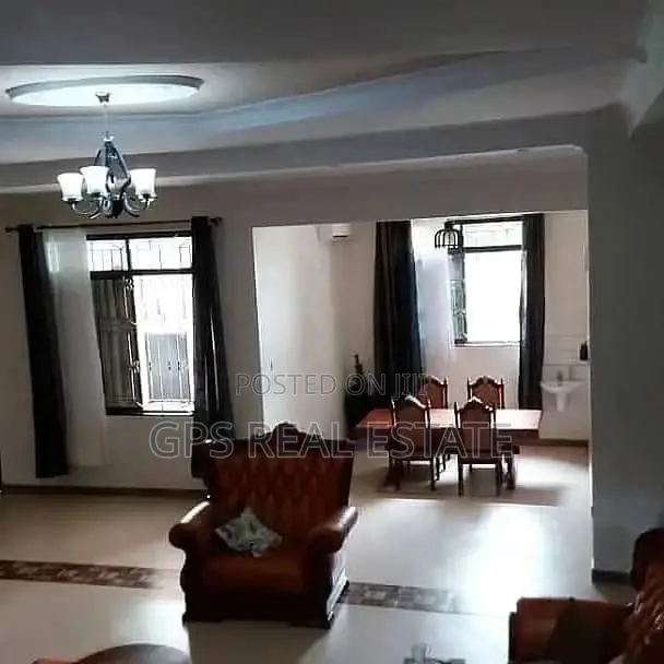 Three Bedroom House In Ununio For Sale