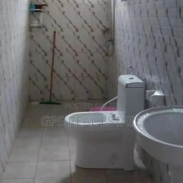 Three Bedroom House In Ununio For Sale