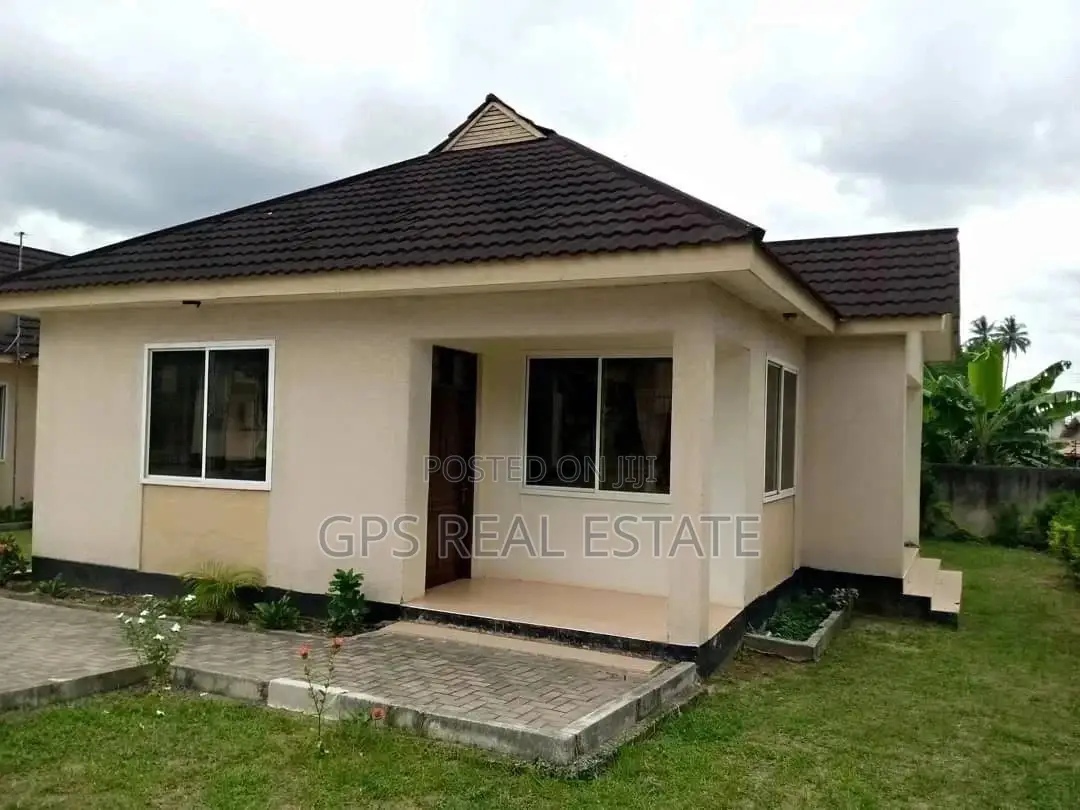 Three Bedroom House In Goba For Sale