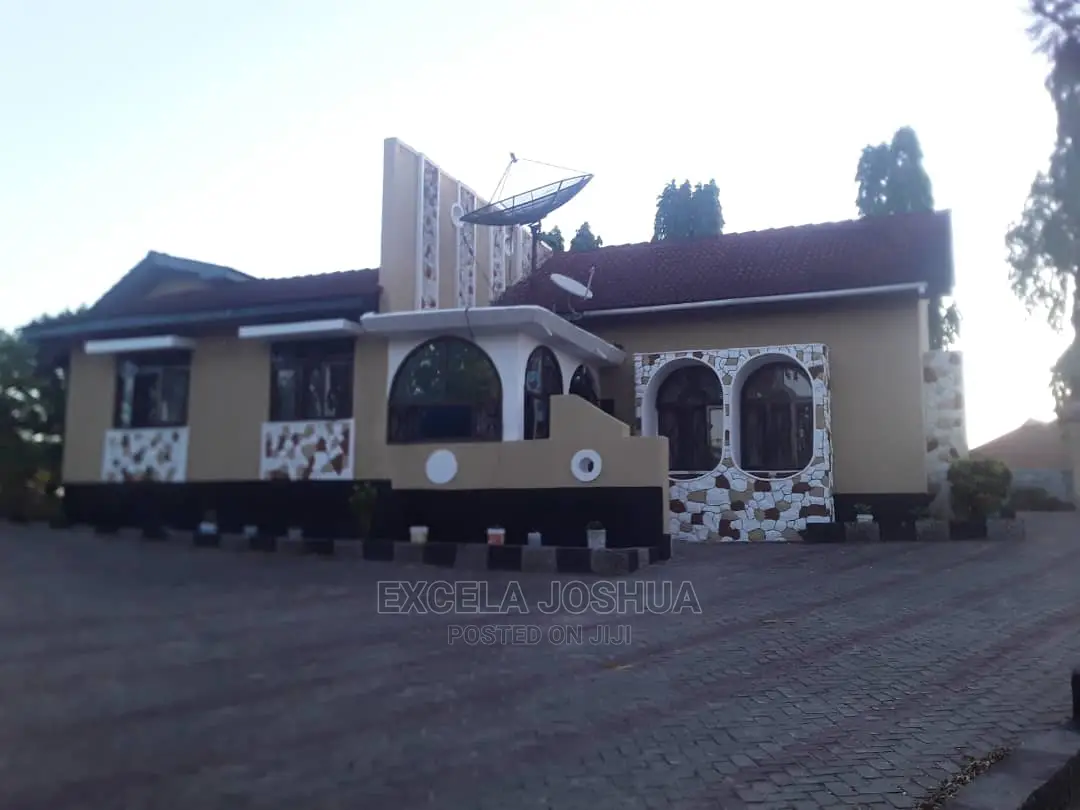 5bdrm House in , Kinondoni for Sale