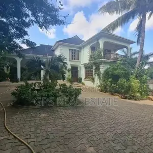 5bdrm House in Mansa Musa, Kinondoni for Sale