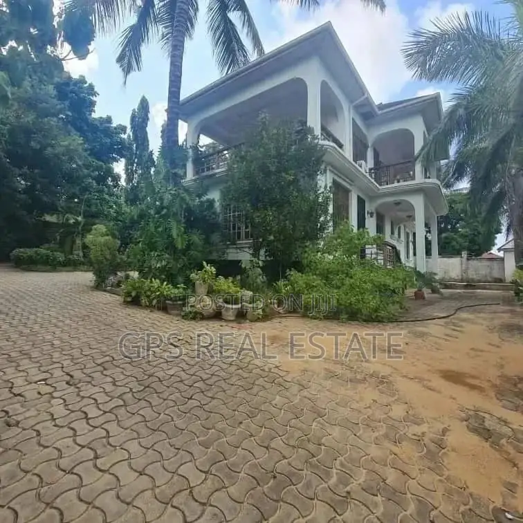 5bdrm House in Mansa Musa, Kinondoni for Sale