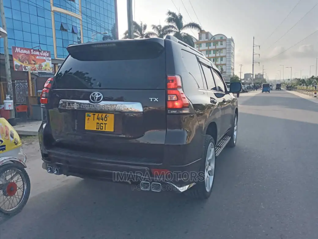 Toyota Land Cruiser Prado 2011 Black