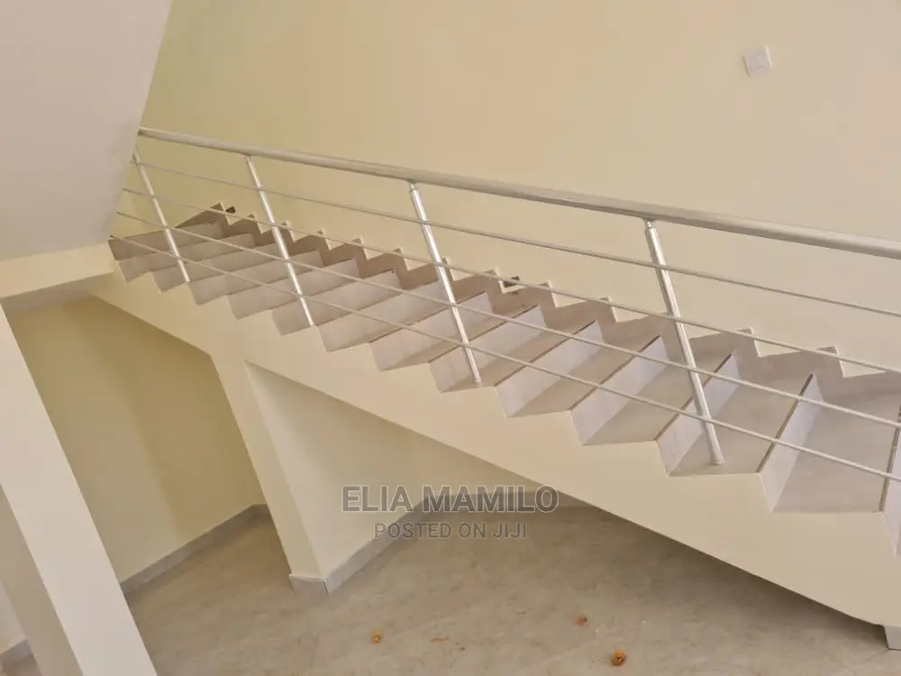5bdrm House in Mbezi, Ununio for Sale