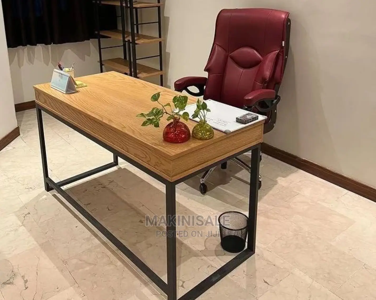 Meza Nzuri Sana Ya Office Ata Nyumbani