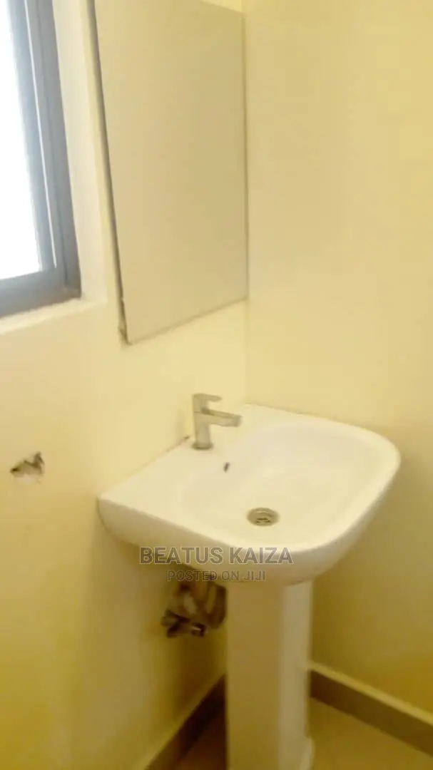 3bdrm Block of Flats in Upanga Mfaume Street for rent