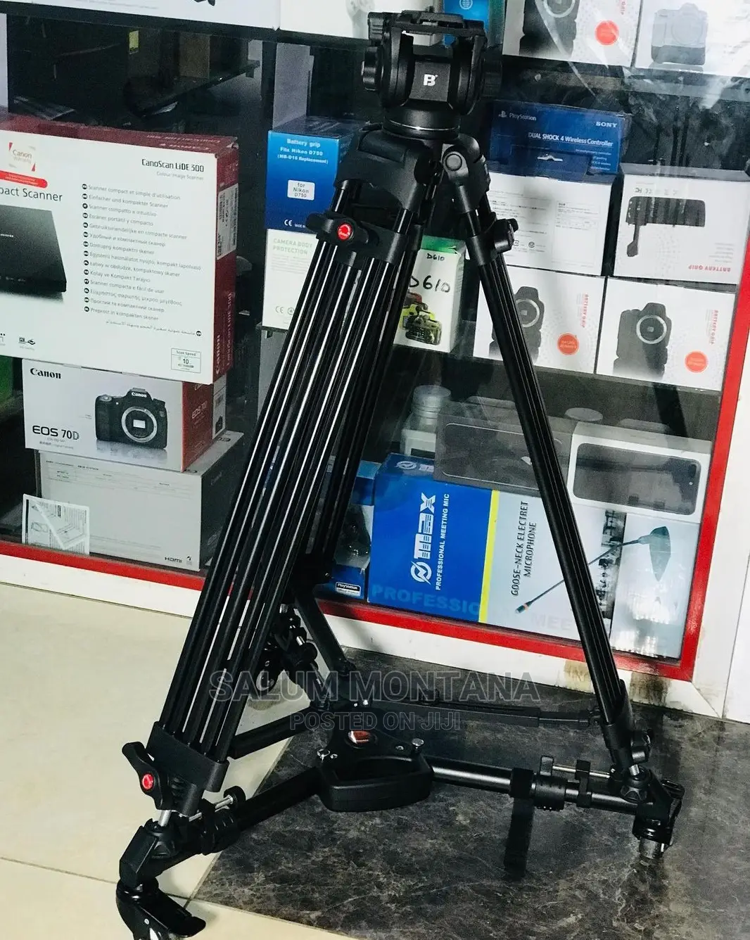 Heavy Duty Tripod Stand With Wheel