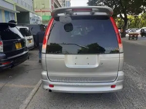 Toyota Noah 2.0 AWD (8 Seater) 2001 Silver