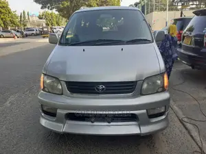 Toyota Noah 2.0 AWD (8 Seater) 2001 Silver