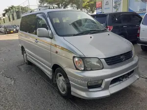 Toyota Noah 2.0 AWD (8 Seater) 2001 Silver