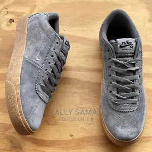 Nike SB Bruin Low