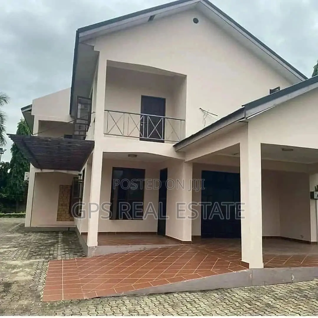 Five Bedroom House In Ununio For Sale