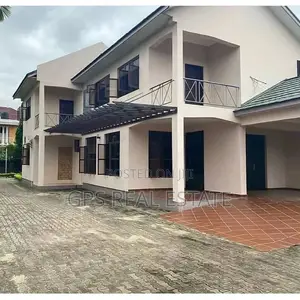 Five Bedroom House In Ununio For Sale