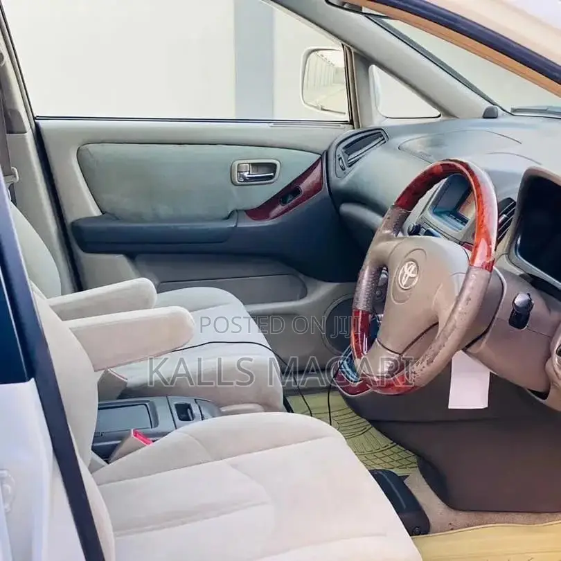 Toyota Harrier 2005 White