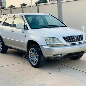 Toyota Harrier 2005 White