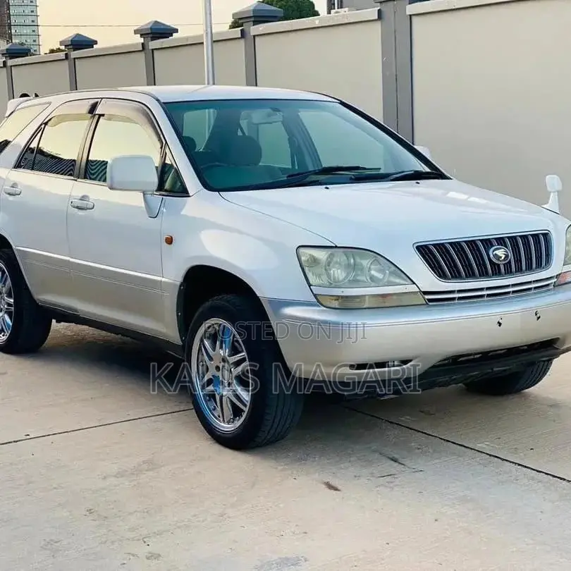 Toyota Harrier 2005 White