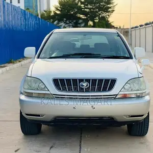 Toyota Harrier 2005 White