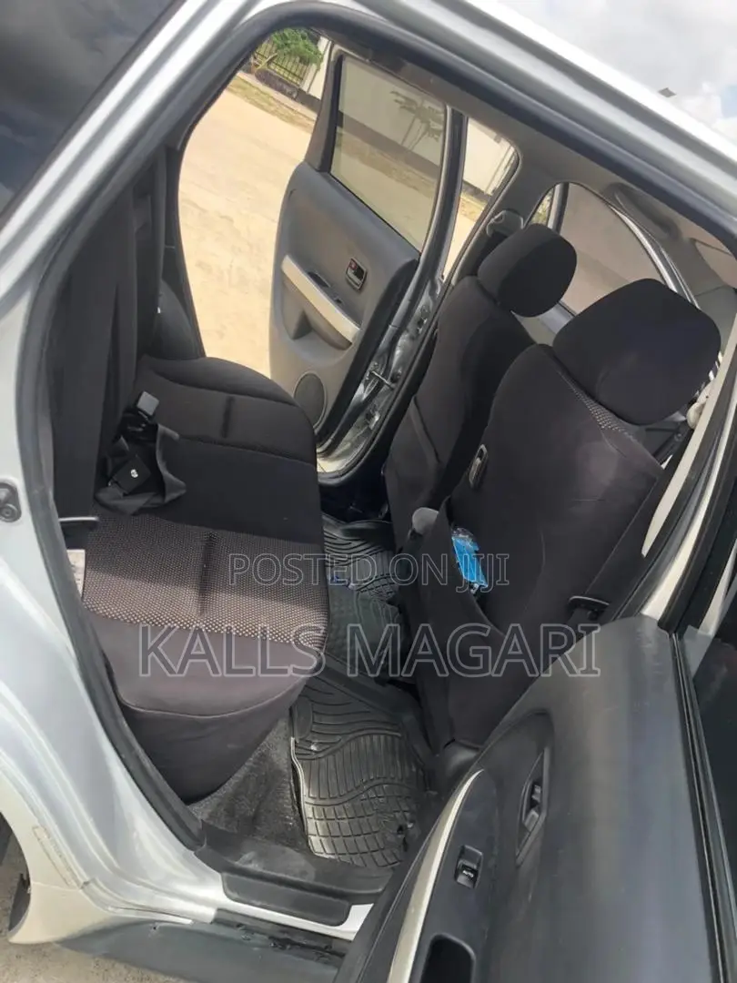 Toyota IST 2003