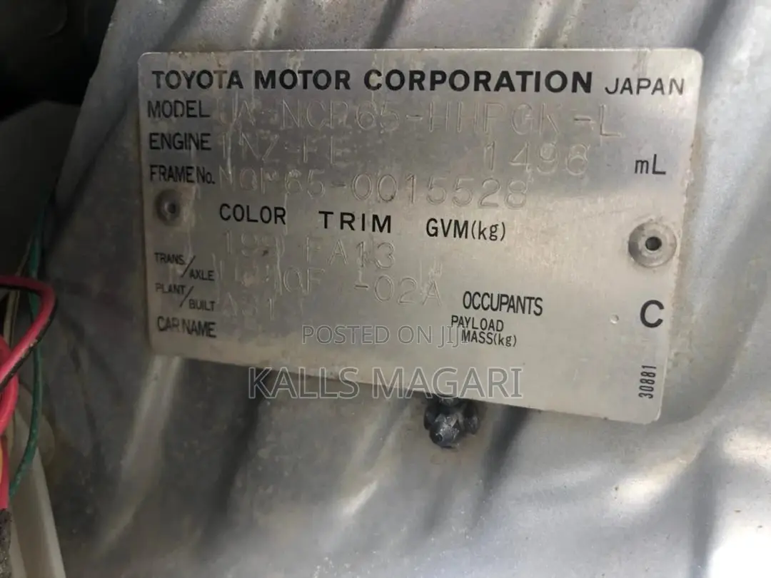 Toyota IST 2003