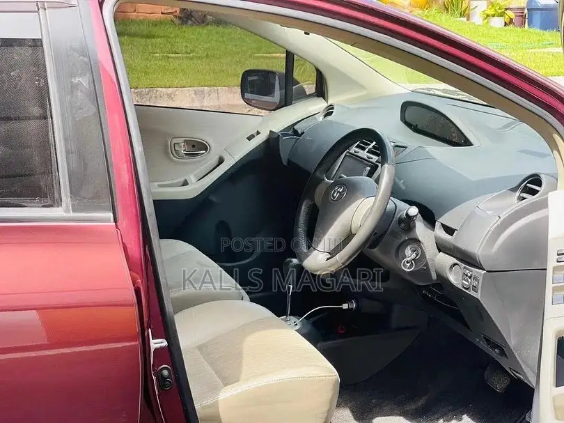 Toyota Vitz 2006