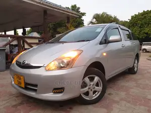 Toyota Wish 2004 Silver