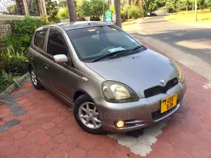 Toyota Vitz 2004 1.3 AWD 3dr Gray
