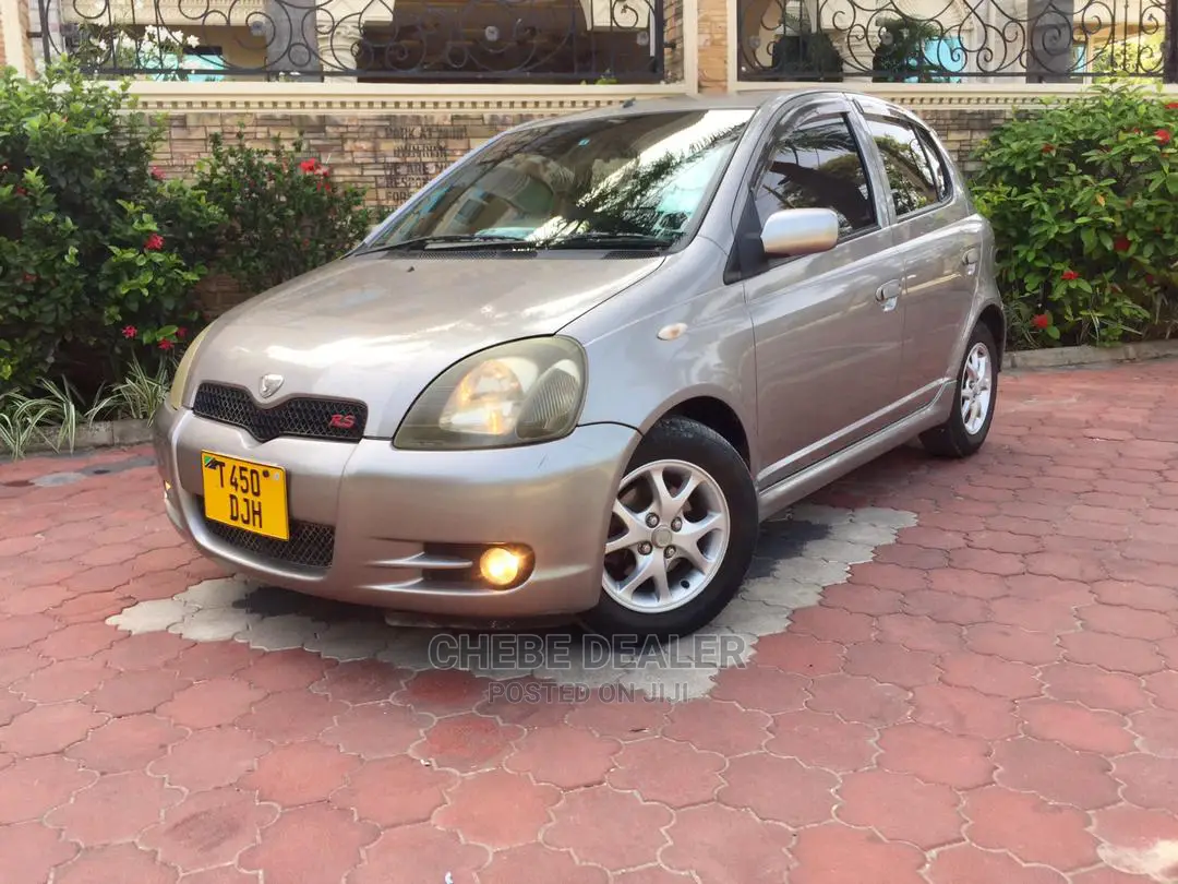 Toyota Vitz 2004 1.3 AWD 3dr Gray