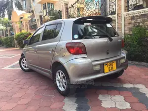 Toyota Vitz 2004 1.3 AWD 3dr Gray