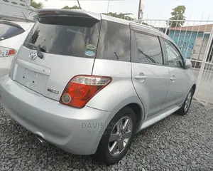 Toyota IST 2006 Silver