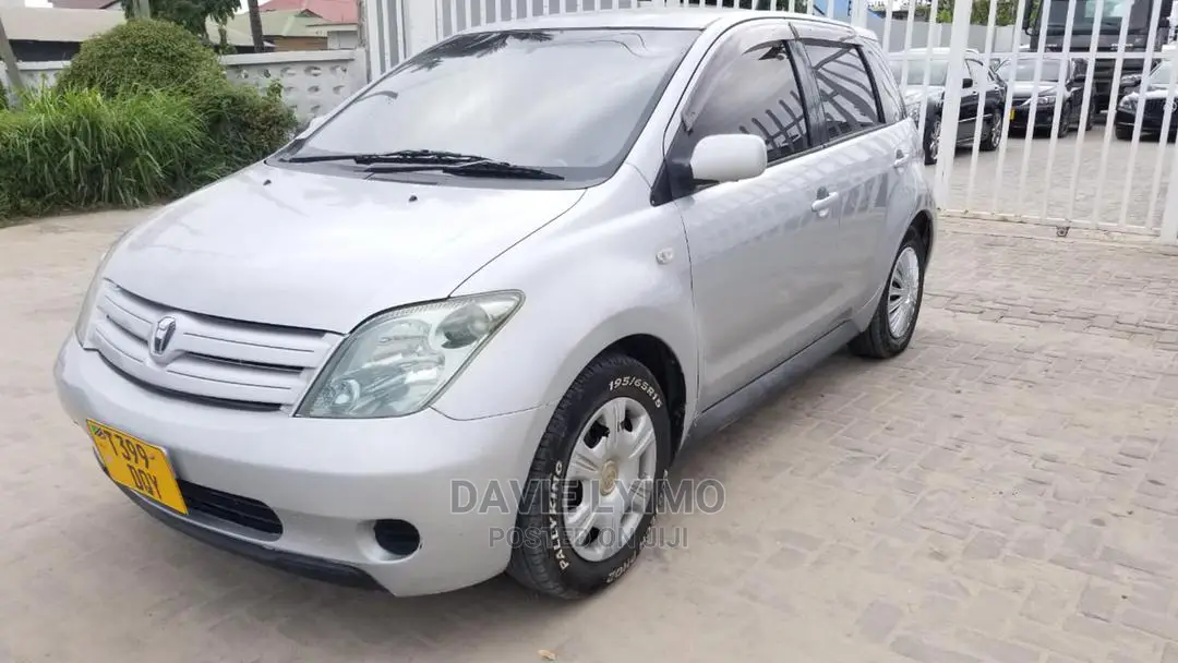 Toyota IST 2006 Silver