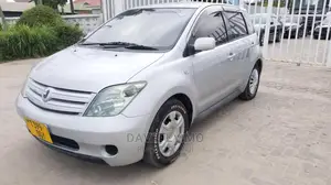 Toyota IST 2006 Silver
