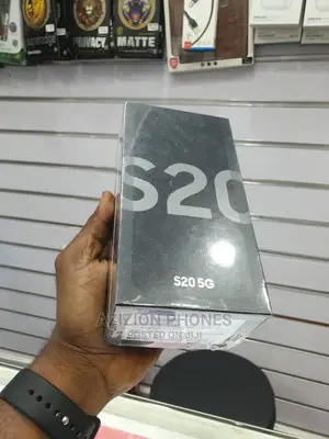 New Samsung Galaxy S20 128 GB Black