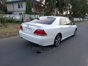 Toyota Crown 2005 White